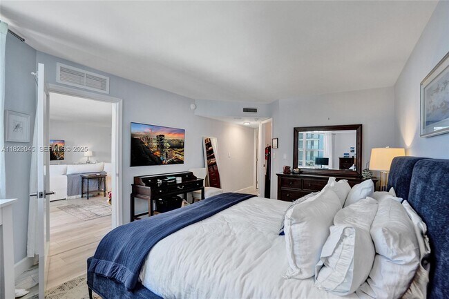 Building Photo - 1340 S Ocean Blvd