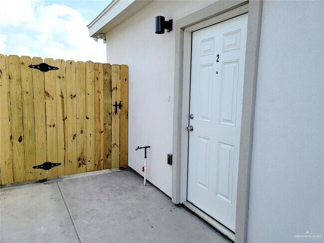 Building Photo - 9 Sandpiper Ave