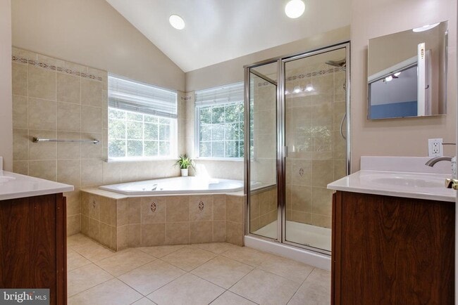 Building Photo - 2191 Oak Forest Dr