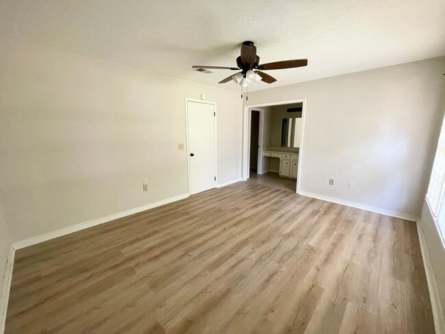 Building Photo - 3/2 for Rent in Flowood!