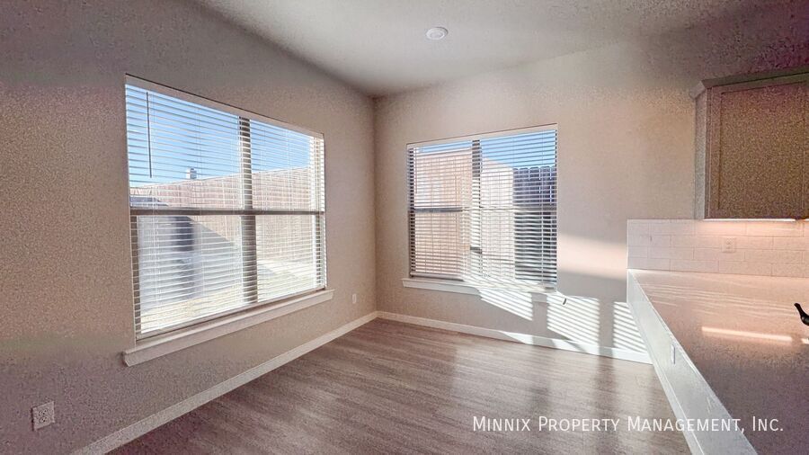 Building Photo - 3407 Bryan Ave