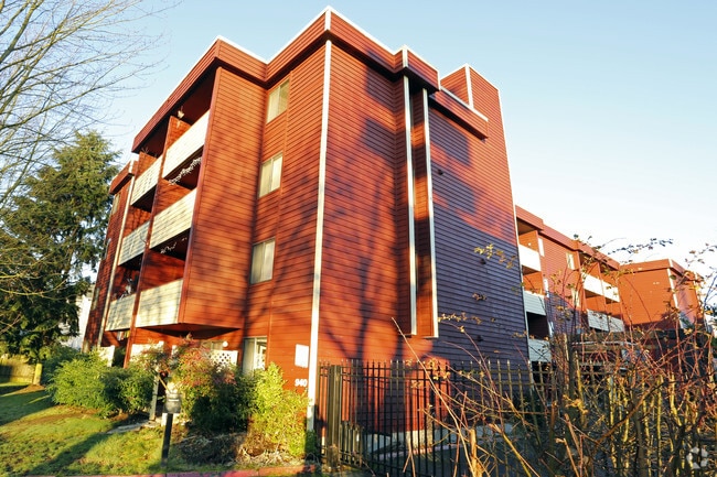 Building Photo - Michelle Apartments