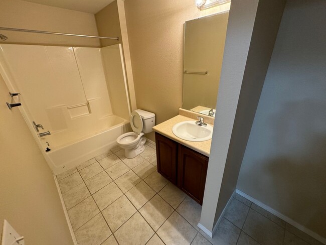 Building Photo - Clifton Heights Apartments - 1 Bedroom 1 b...