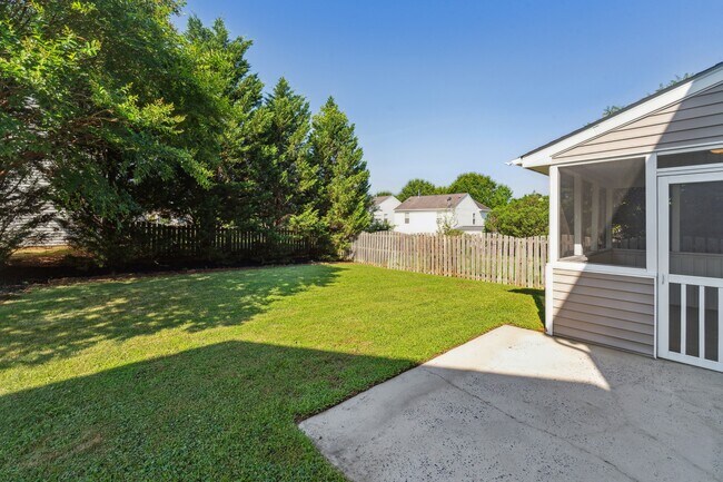 Building Photo - 9520 Mintworth Ave