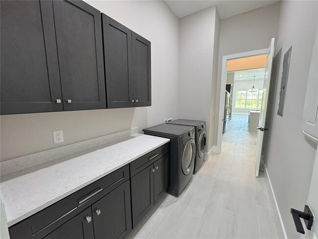 Building Photo - 547 Sanctuary Golf Pl