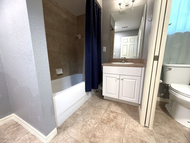 Building Photo - FIRST MONTH'S RENT FREE! STUNNING 4/2/2 IN NW CAPE!