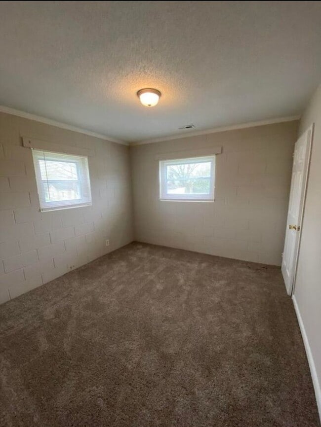 Building Photo - COMING SOON !!! | Just Minutes from Downto...