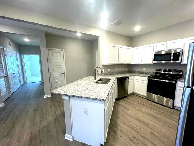 Building Photo - 300 Willow Grv Wy