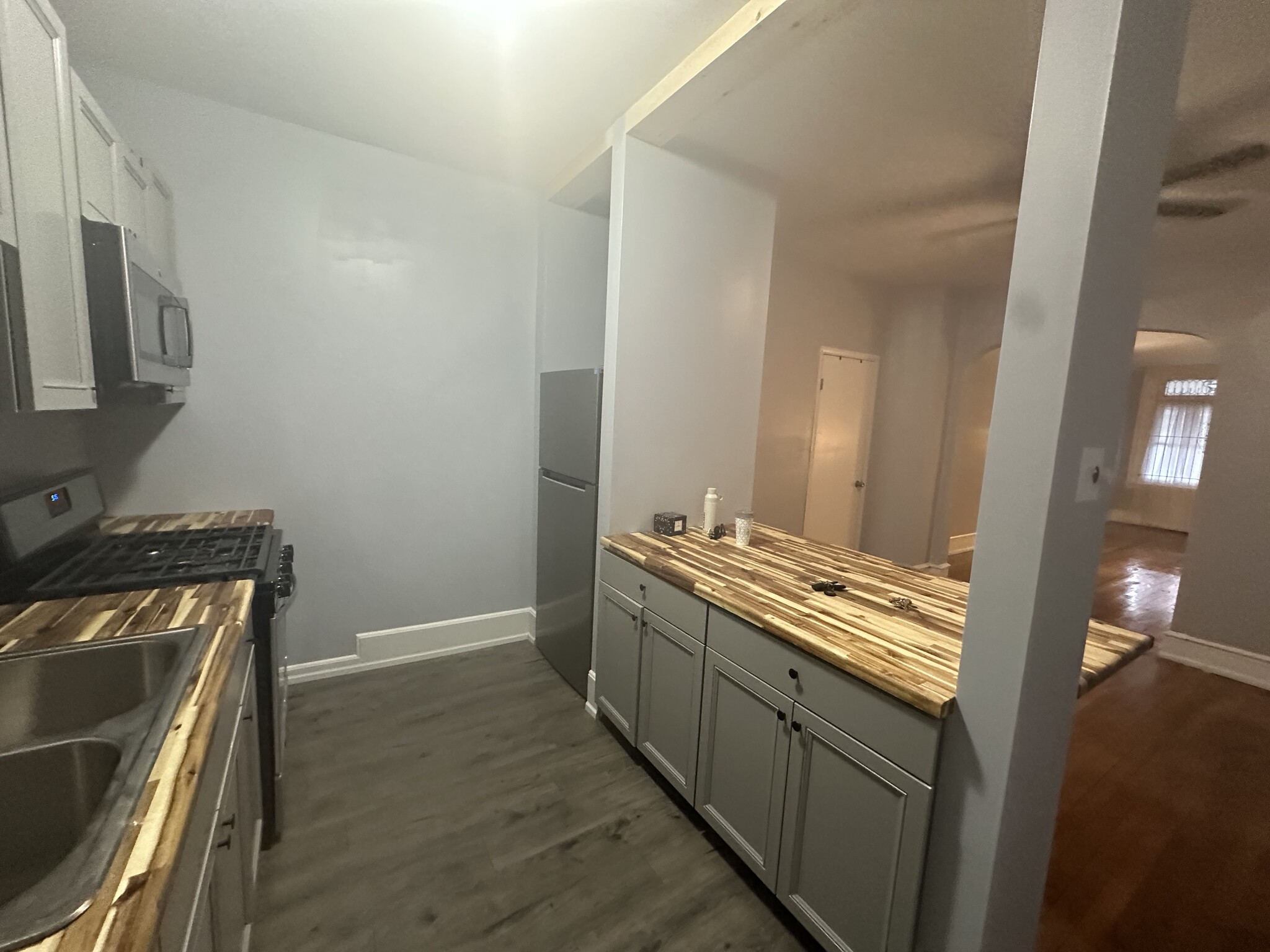 Kitchen - 1206 Wagner Ave