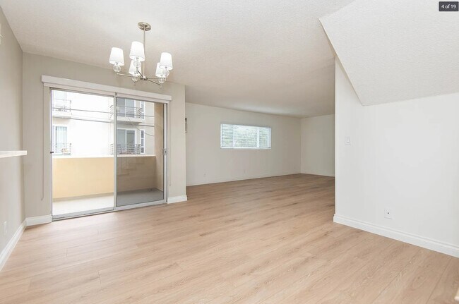 Building Photo - 11946 Kiowa Ave