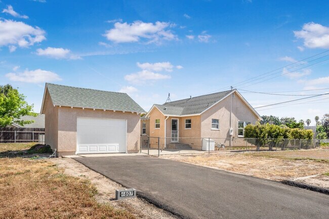 Building Photo - 4807 Foxenwood Ln