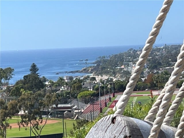 Building Photo - 845 Temple Hills Dr