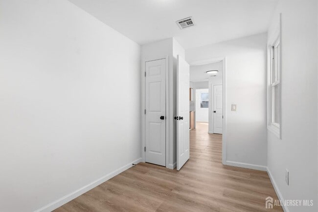 Building Photo - 250 Brookside Ave