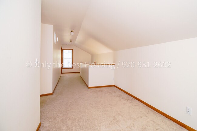 Building Photo - 611 E Burnett St