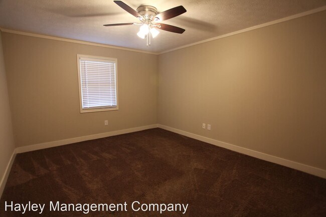 Building Photo - 605 Edmon Ave