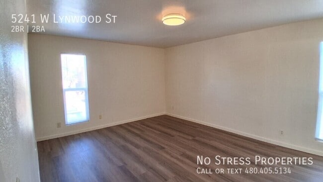 Building Photo - 5241 W Lynwood St