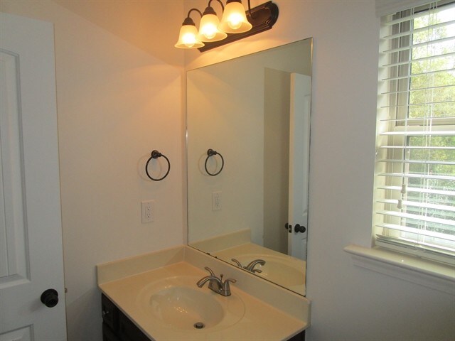 Building Photo - 2572 Corey Park Dr