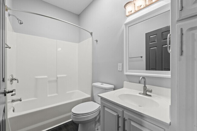 Building Photo - 5026 Belleglen Ct