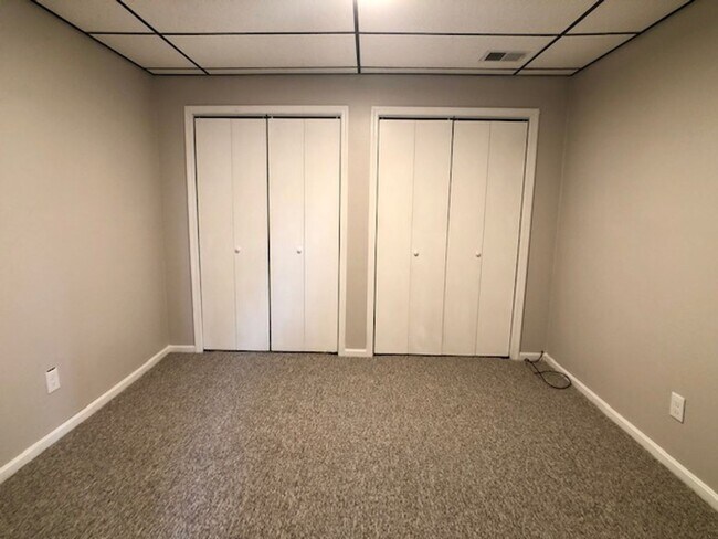 Building Photo - rh17