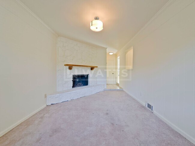 Building Photo - Classic 3-Bed, 2-Bath Ranch Style Home in Crestline