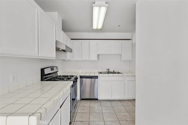 Building Photo - 9014 Burnet Ave