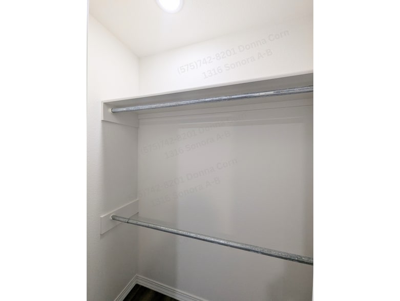 Building Photo - 1316 Sonora Rd