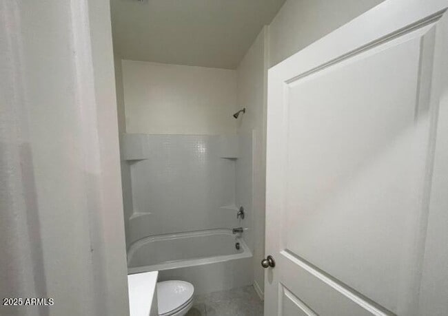 Building Photo - 19142 W Elm St