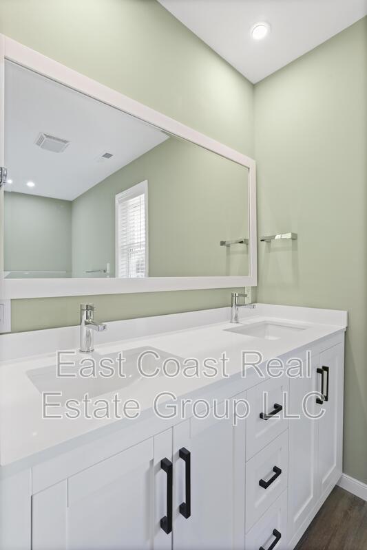 Building Photo - 530 N 3rd St