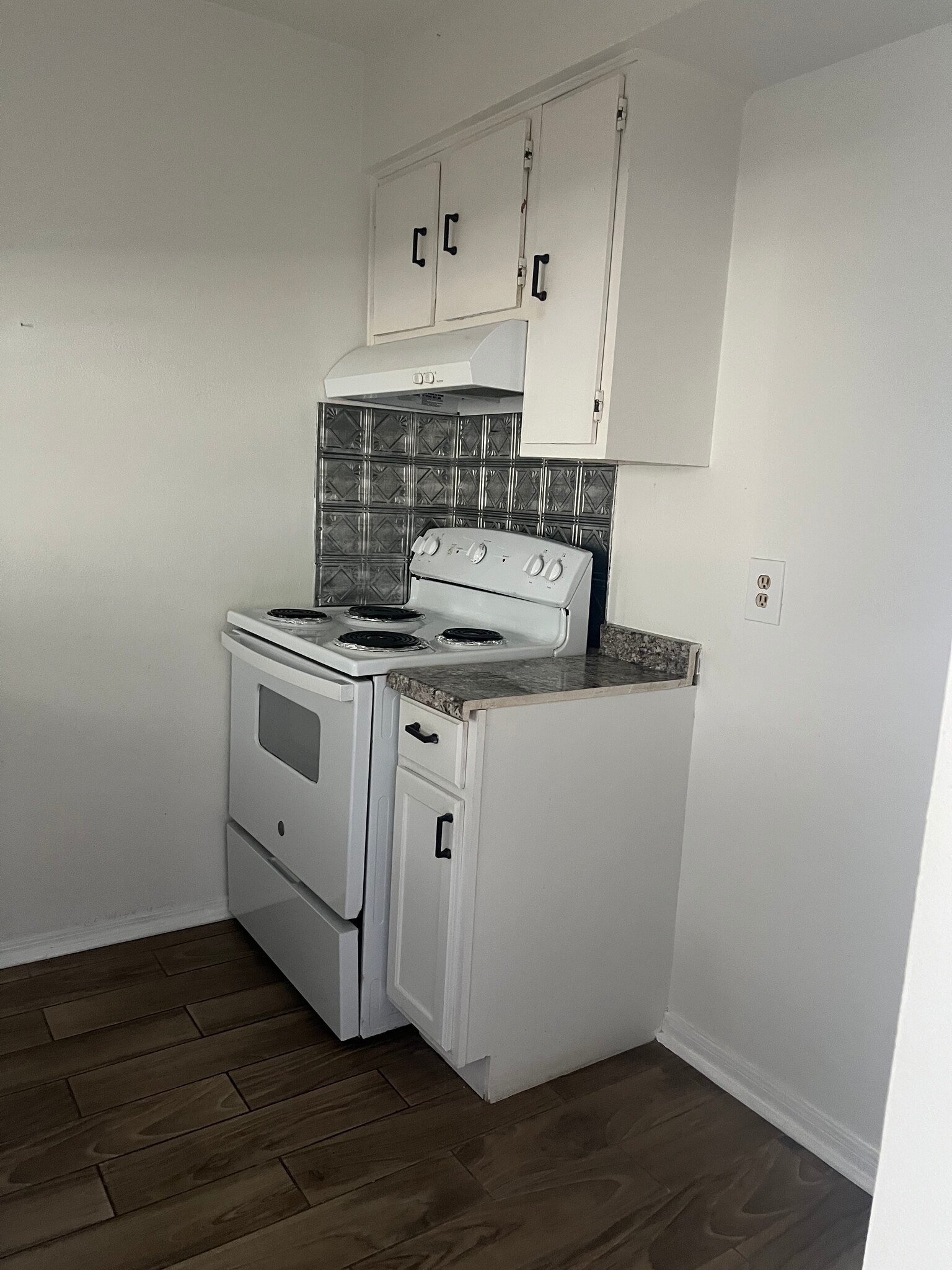 Building Photo - 2762 Panama St