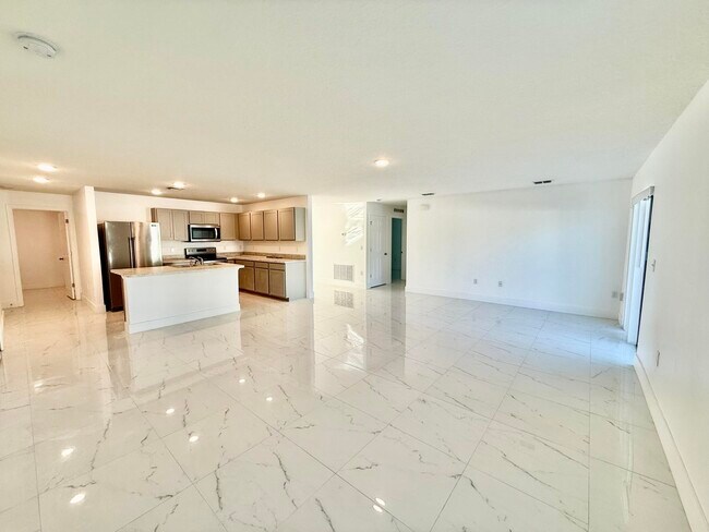 Building Photo - 205 SW Chelsea Terrace