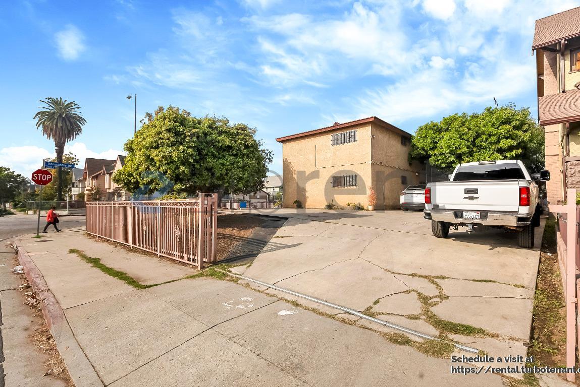 Building Photo - 2458 Normandie Ave