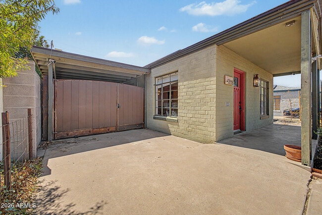 Building Photo - 1333 E Monte Vista Rd