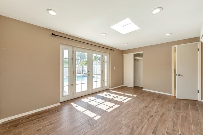 Building Photo - 5-Bedroom Tempe Home with Private Pool, Guest House & Garage Near ASU