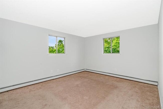 Building Photo - 227 N Walnut St