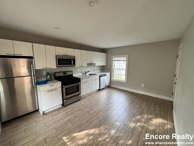 Building Photo - 13 Pleasant Pl