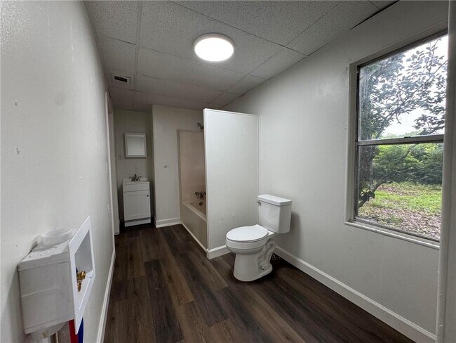 Building Photo - 2855 Gill Rd