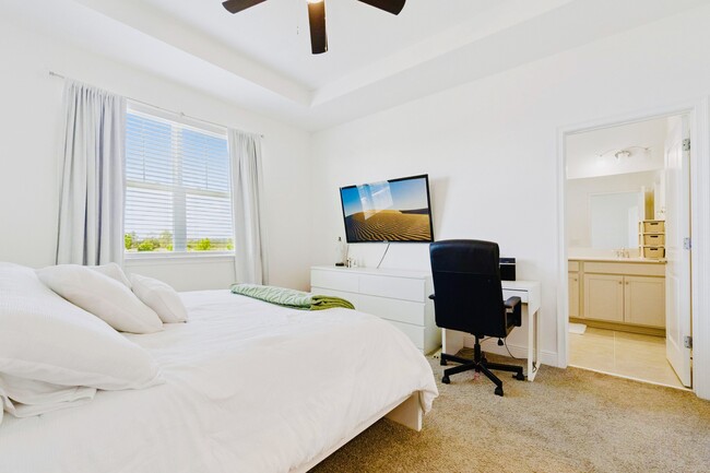 Building Photo - 4847 Cross Pr Pkwy