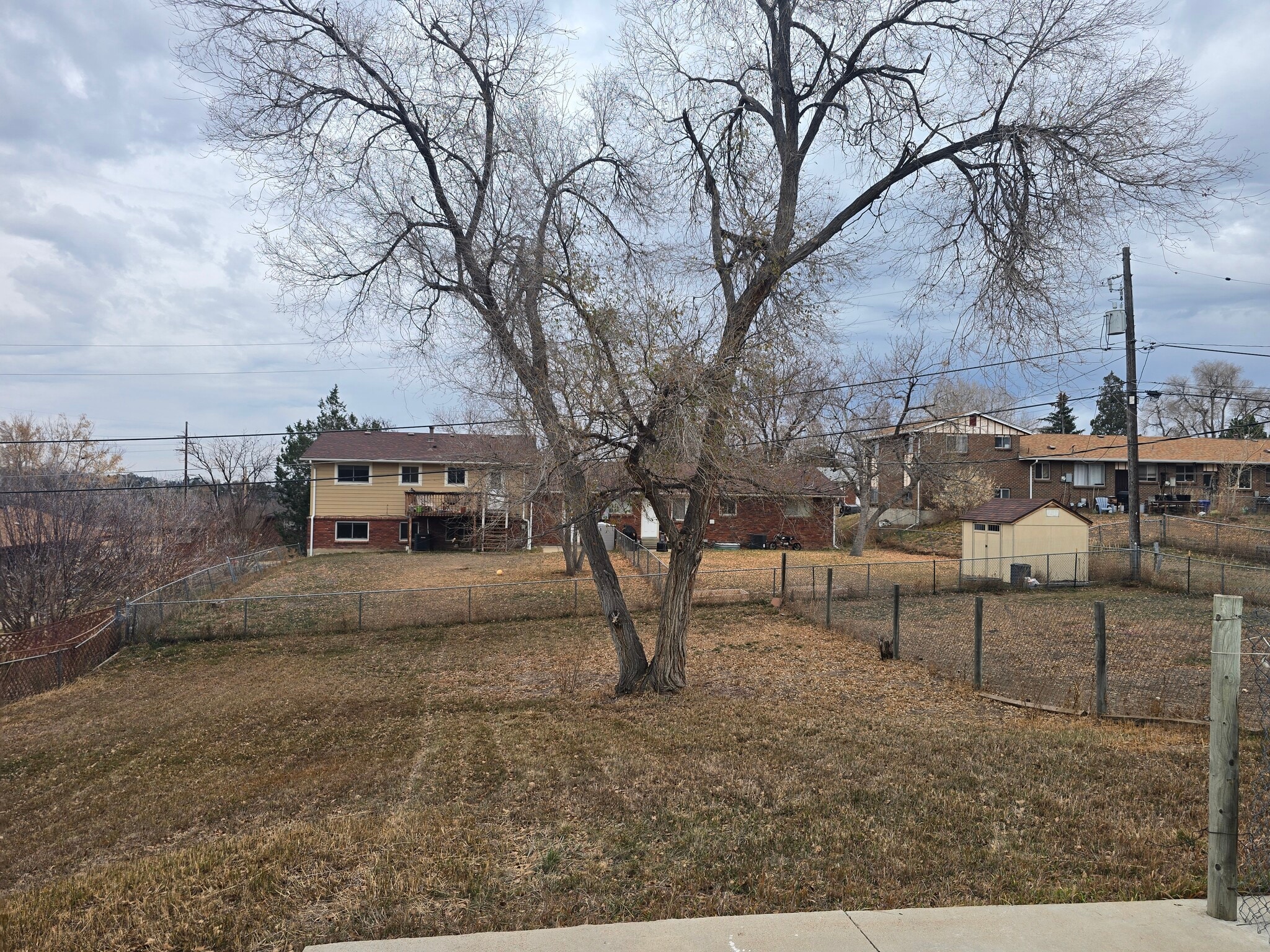 Large backyard! - 902 S Zephyr Ct