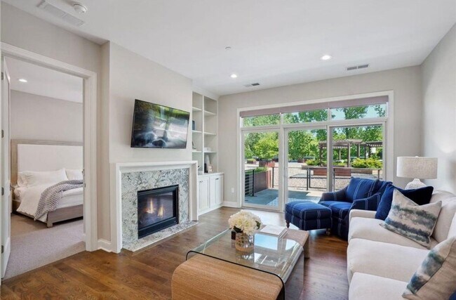 Building Photo - Beautiful 2 bedroom condo for rent
