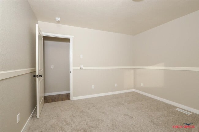 Building Photo - Enchanting Chalet-Style 3-bedroom, 2-bathroom Home!