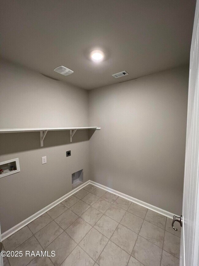 Building Photo - 209 Garden Oaks Ave