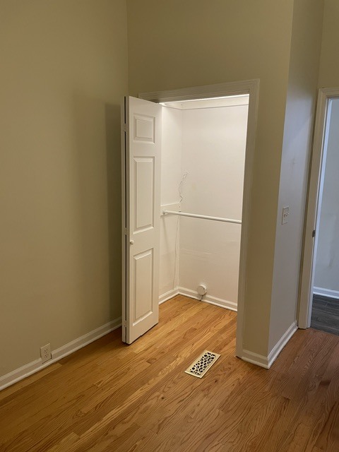 Building Photo - 929 S Laflin St