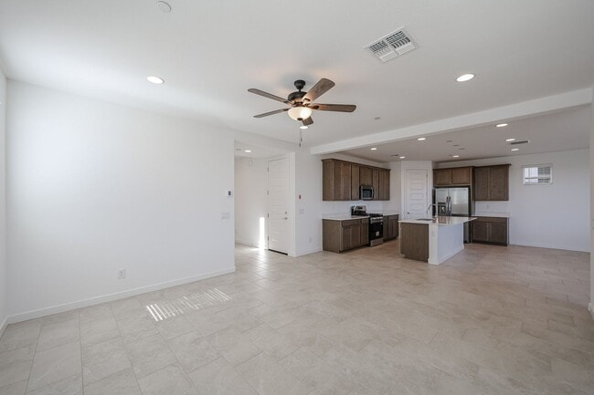 Building Photo - 4-Bedroom Home in Mystic at Lake Pleasant