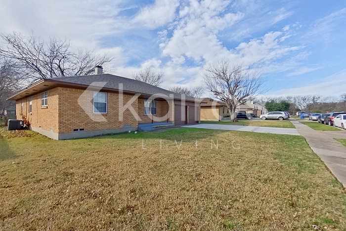 Building Photo - 738 Willowood Ln