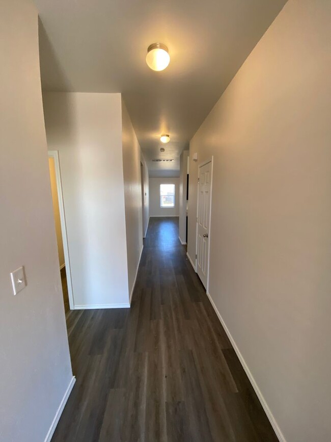 Building Photo - *Pre-leasing* Three Bedroom | Two Bath Hom...