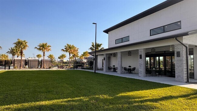 Building Photo - 2664 Armstrong Ave