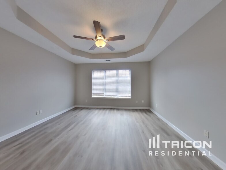Building Photo - 7009 Glen Valley Way