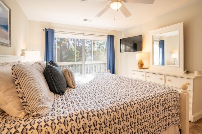 Building Photo - FULLY FURNISHED OFF-SEASON  1 BEDROOM NOW AVAILABLE
