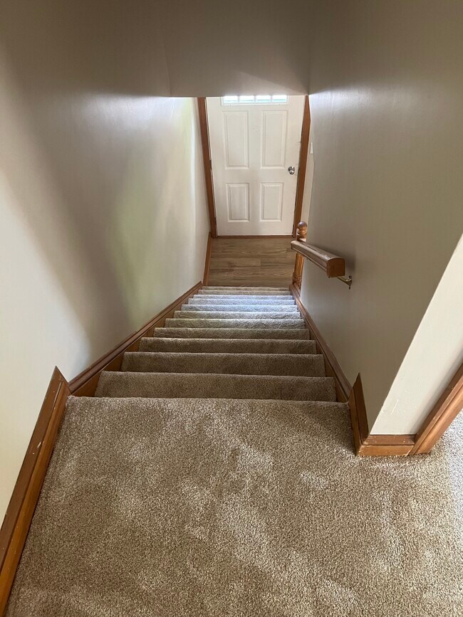 Building Photo - 16 Caryn Dr