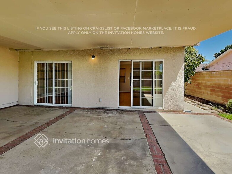 Building Photo - 7943 Lasaine Ave